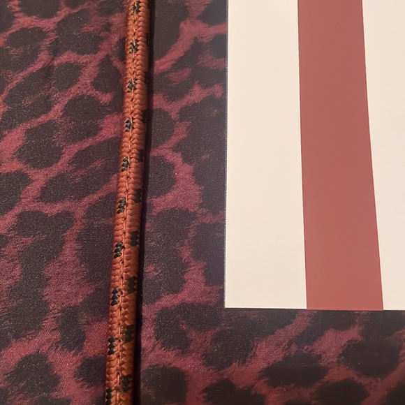 Laken Paige Neoprene large Tote in Leopard Print - Picture 8 of 8